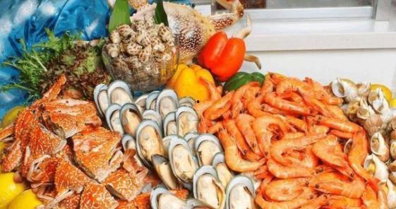 漳浦盘陀吃瓜,夏日消暑，吃瓜乐趣无限