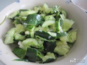 吃瓜高山流水图片,高山流水间的吃瓜时光