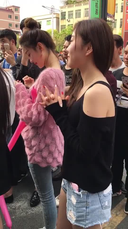 静静吃瓜的照片,品味生活百态